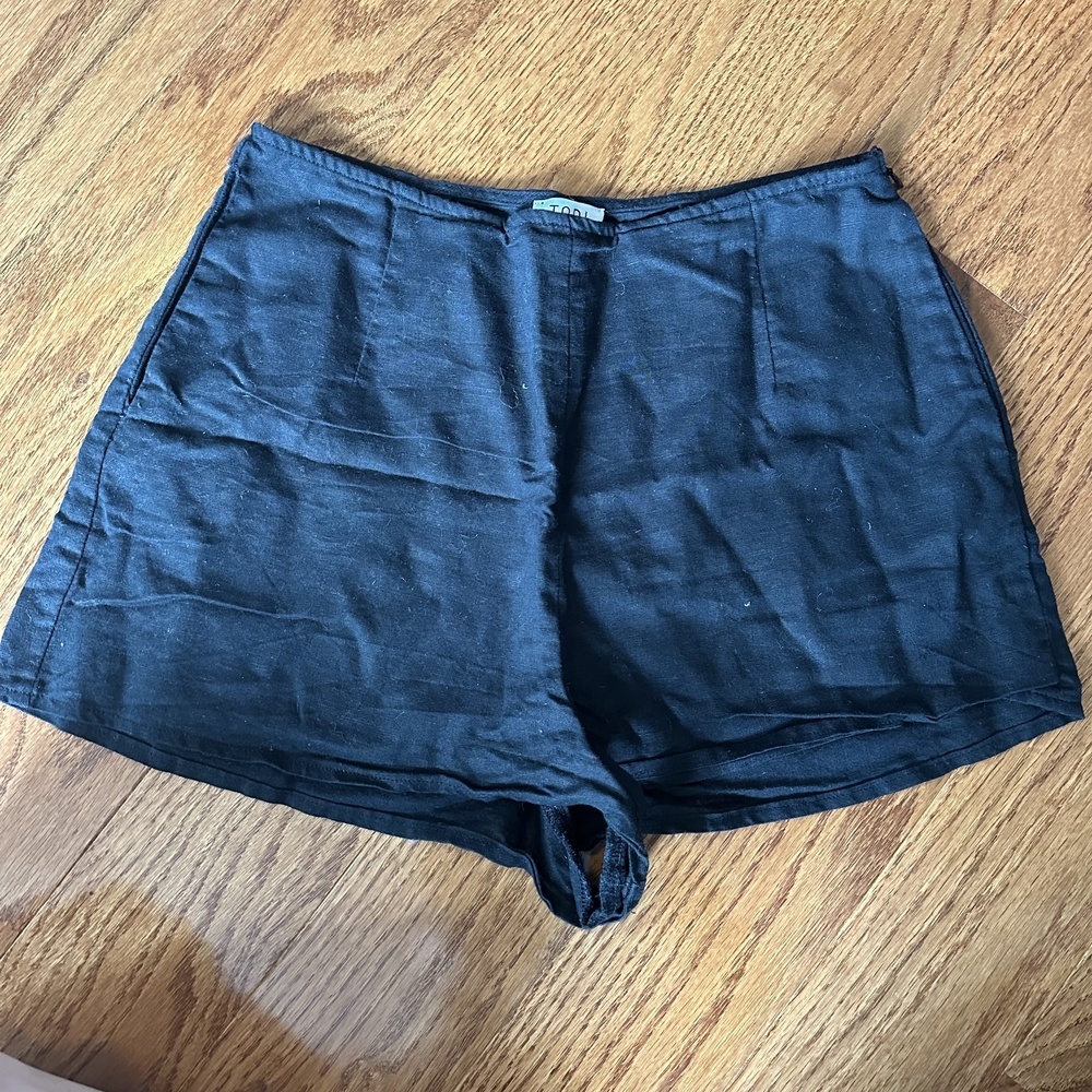 Tobi Mini Linen Shorts